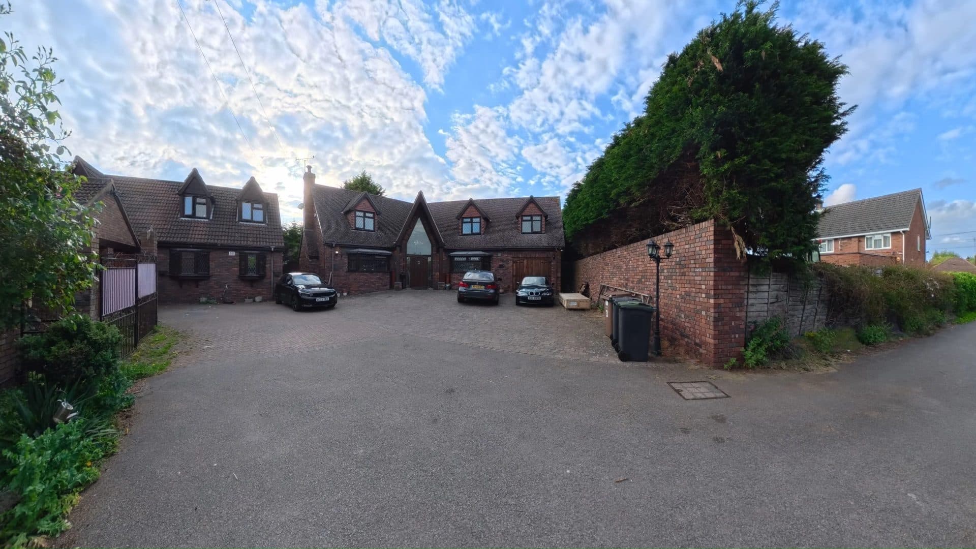 The Firs, Round Green, Stopsley, Luton, LU2 – 4 Bed Detached Home – Approx. 4,000 sq ft 2